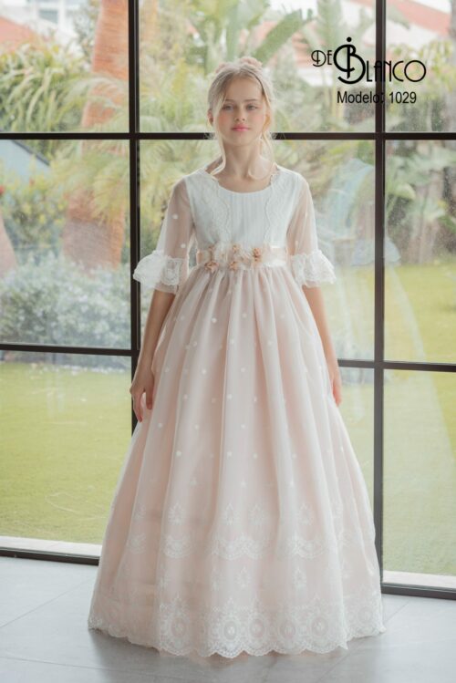 Vestido comunión plumeti de marca De blanco.