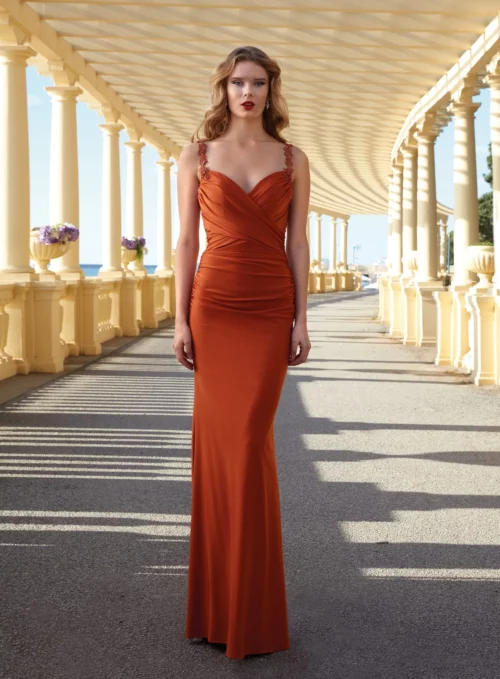 Vestido licra espalda baja.