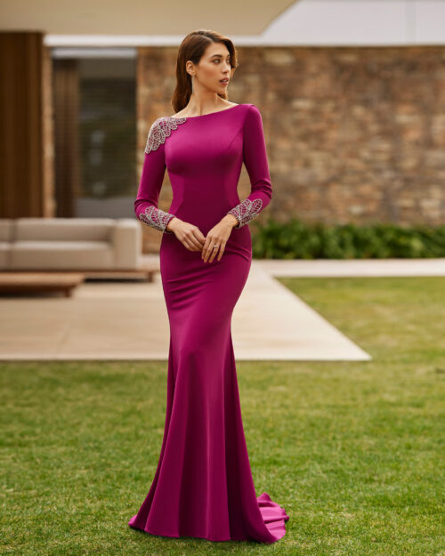 Vestido Madrina cuello barco.